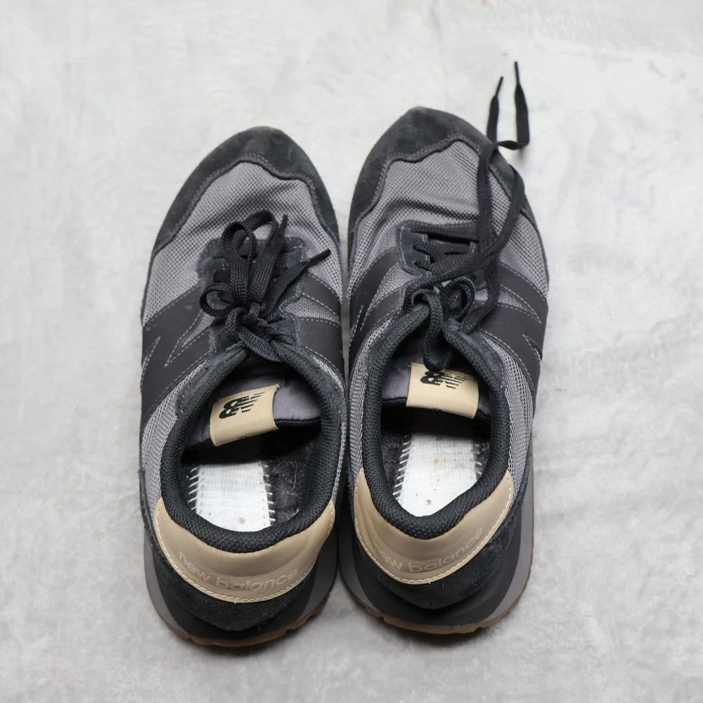 New Balance couple blemish